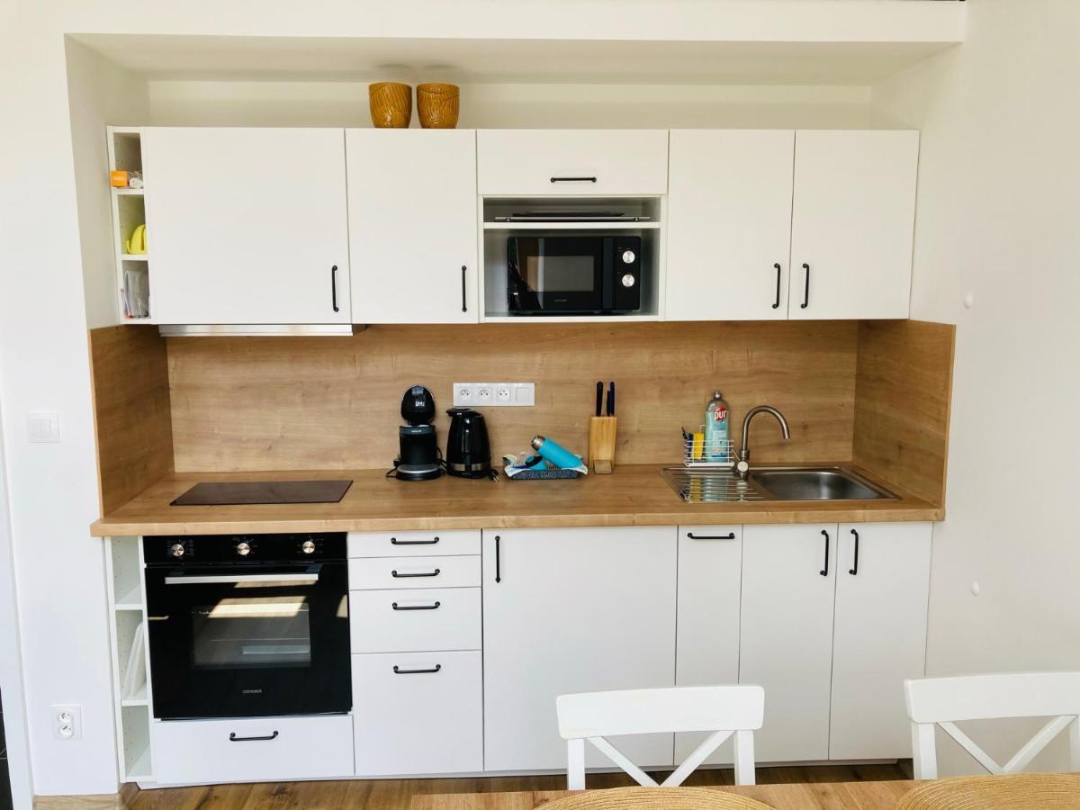 Residence Kotel 로끼뜨니쩨나드이제로우 외부 사진
