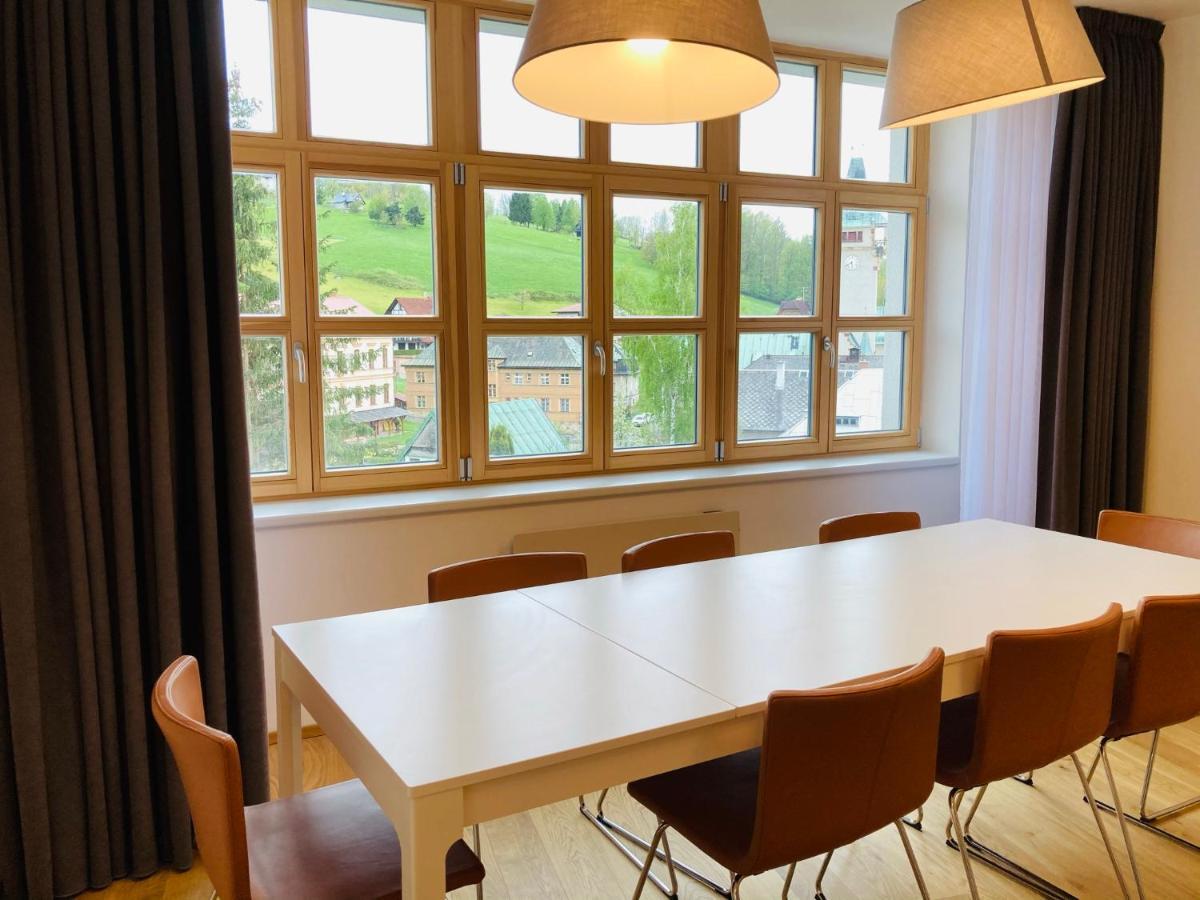 Residence Kotel 로끼뜨니쩨나드이제로우 외부 사진