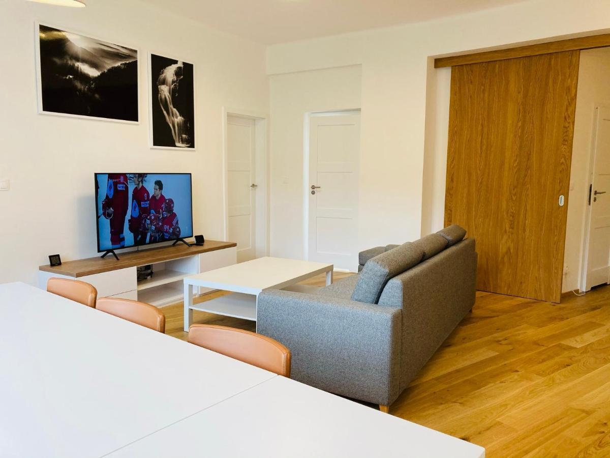 Residence Kotel 로끼뜨니쩨나드이제로우 외부 사진