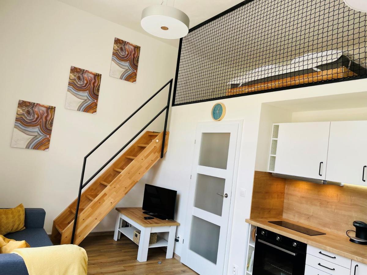 Residence Kotel 로끼뜨니쩨나드이제로우 외부 사진