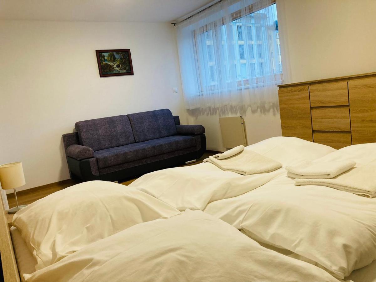 Residence Kotel 로끼뜨니쩨나드이제로우 외부 사진